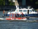 Motor Segelboot mit Motorschaden trieb gegen Alte Liebe bei Koeln Rodenkirchen P066